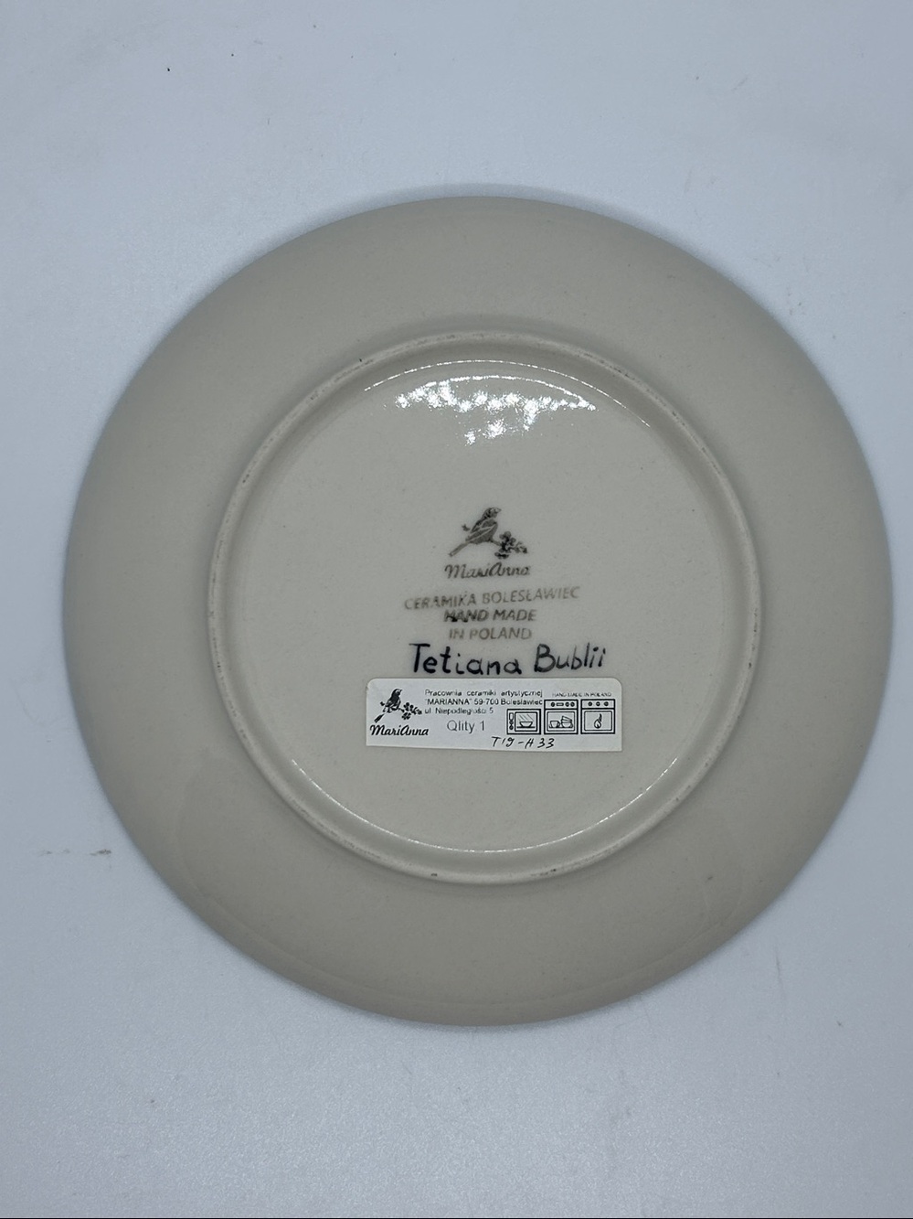 Hand-Painted Acorn & Leaf Cerámica Plate in Green, Yellow & Red - Picture 6 of 7